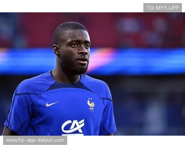 拜仁续约乌帕梅卡诺至2030年，后防核心留队稳固防线