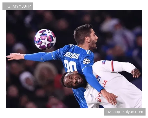 VAR长时间介入，判定里昂进球越位在先，引发主场球迷强烈不满